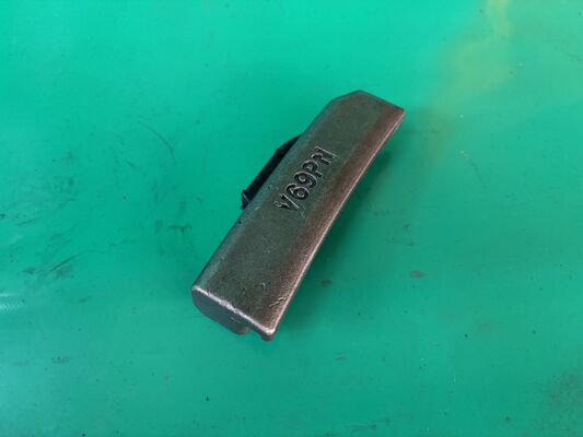 굴삭기 예비 부품 버킷 치아 액세서리 어댑터 잠금 핀 V69PN