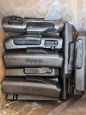 굴삭기 예비 부품 버킷 치아 액세서리 어댑터 잠금 핀 V69PN