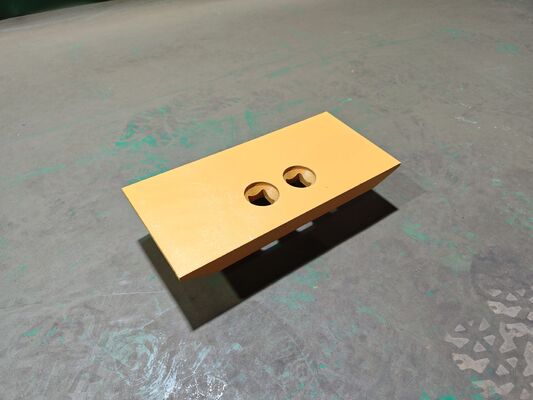 4T8091M 로더의 절단 가장자리에 있는 고양이 스타일의 볼트