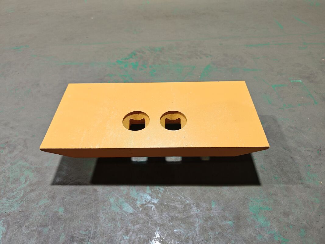 4T8091M 로더의 절단 가장자리에 있는 고양이 스타일의 볼트